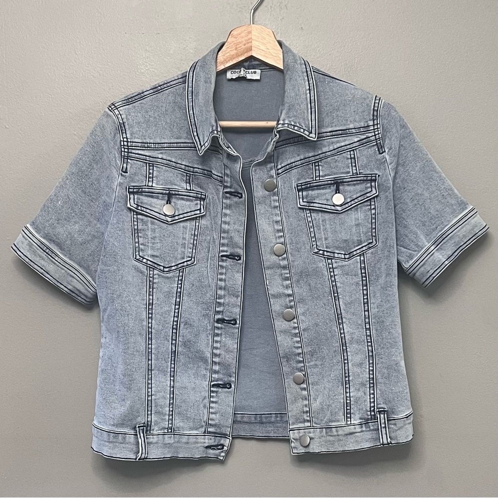 NWOT Coco Y Club Women’s Light Wash Short Sleeve Stretch Denim Jacket Size Small